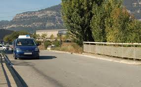 La crisis hace caer en picado el número de nuevos conductores. Tráfico registra una caída de casi la mitad de todos los permisos otorgados desde el año 2008. Los suspensos apenas han crecido un 0,6% en los cuatro meses de nuevo examen teórico y práctico