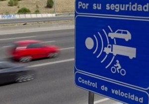 Autoescuelas y víctimas de tráfico se oponen a subir la velocidad máxima