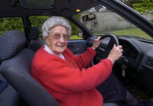 La DGT estudia cómo reducir la siniestralidad de los conductores mayores de 65 años